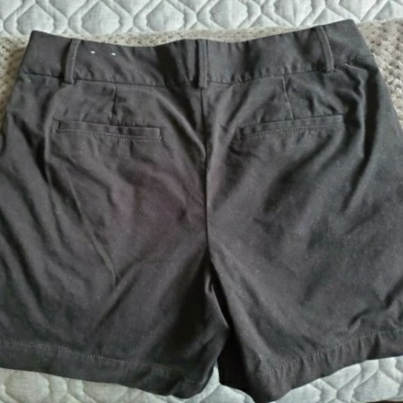 Loft Riviera Shorts - Picture 2 of 3